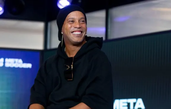 Ronaldinho se aposenta como um dos melhores das últimas décadas, mas com  gosto de quero mais