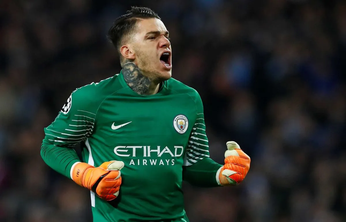 Goleiro do Manchester City, Ederson revela admiração pelo estilo