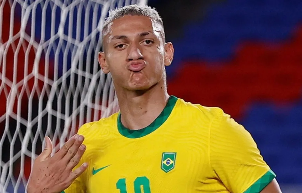 Richarlison Fala Abertamente Sobre Pressão da Camisa 9 e Saúde Mental no Dia Mundial da Saúde