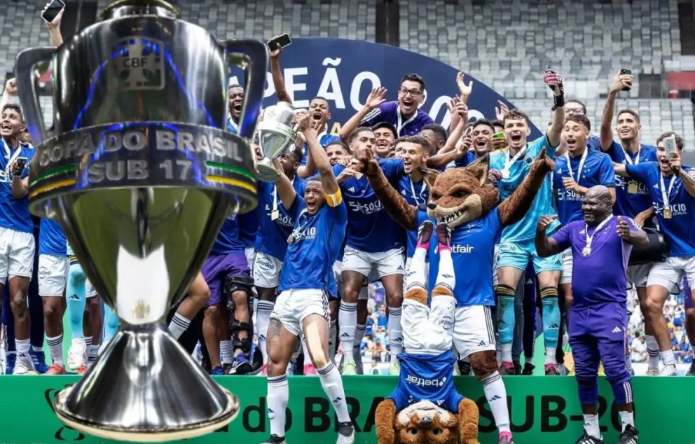 Cruzeiro Conquista Título Inédito da Copa do Brasil Sub-20 Após Vitória Convincente Contra o Grêmio"