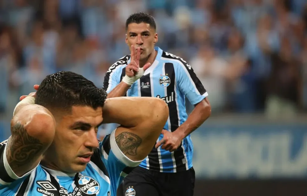 Suárez e a Reviravolta no Grêmio: Torcida Vibra com a Notícia de sua Permanência