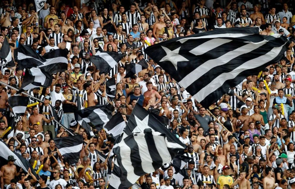 (VIDEO) Torcedores do Botafogo Protestam no CT Pedindo Mais Entrega dos Jogadores