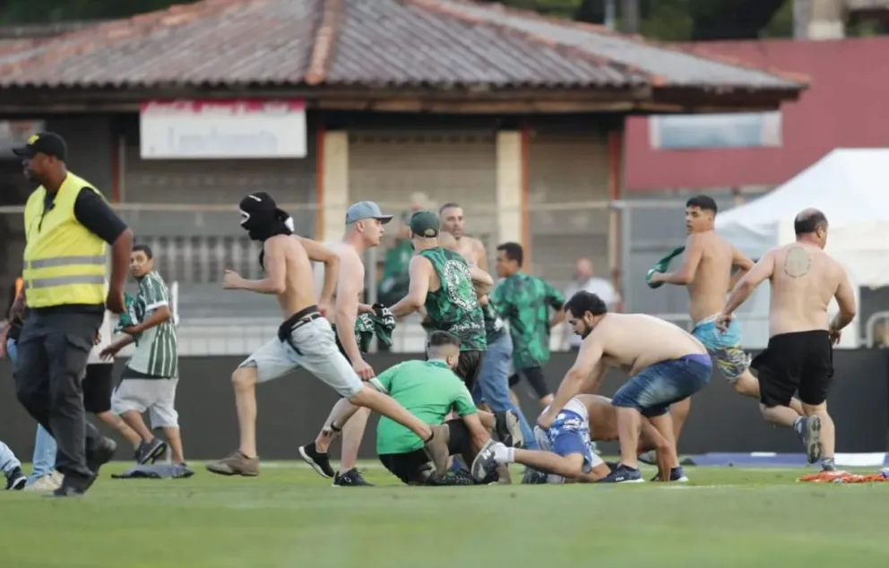 (VIDEO) Denunciados no STJD, Coritiba e Cruzeiro correm risco de perda de até 20 mandos de campo